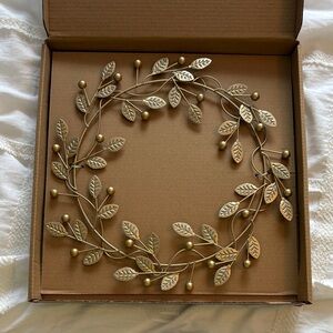 Canvas n Decor: Golden Berry Metal Wreath (for the Jilly Box)